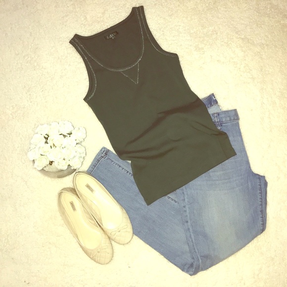 Tops - 🦄 Green Tank Top